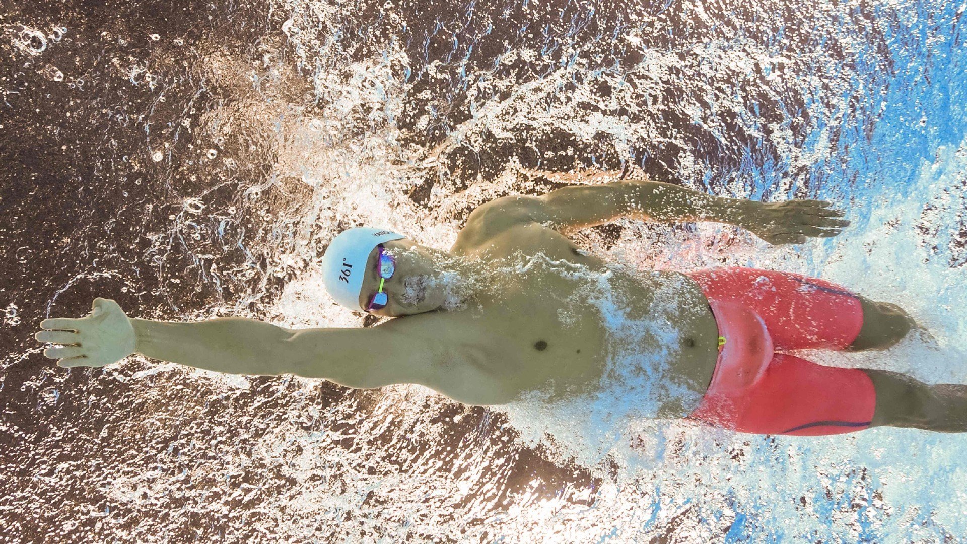 伊丽莎白·德克斯女子200米蝶泳表现亮眼,美国女子200米蝶泳